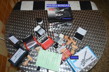 Un german care pretindea că este avocat şi deschisese fictiv un cabinet în Brăila înşelând mai multe persoane a fost arestat - FOTO
