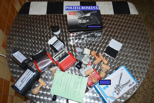 Un german care pretindea că este avocat şi deschisese fictiv un cabinet în Brăila înşelând mai multe persoane a fost arestat - FOTO