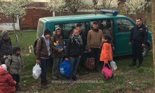 Caraş-Severin: Doisprezece sirieni şi doi irakieni, prinşi când încercau să intre în ţară, din Serbia