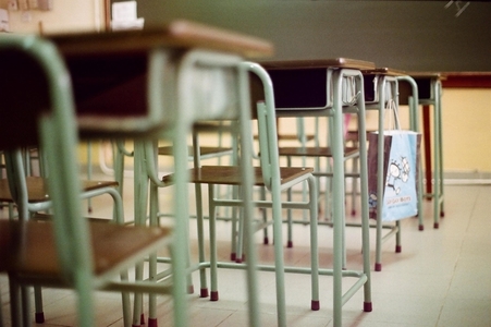Un elev de la un liceu din Iaşi, internat după ce a fost lovit în cap cu un scaun de către un coleg de clasă