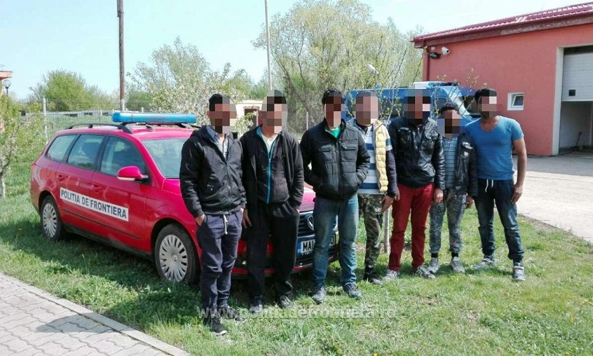 Un număr de 34 de migranţi, prinşi când încercau să intre ilegal în ţară din Serbia