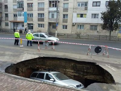 Arheologii au finalizat cercetările în cazul gropii formate într-o parcare din Râmnicu Sărat; aceasta ar putea fi acoperită cu nisip