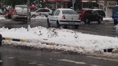 Douăzeci de localităţi din judeţul Buzău, nealimentate cu electricitate din cauza vântului puternic şi a ninsorii