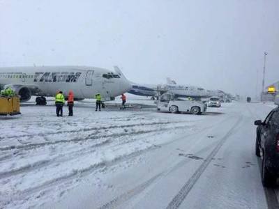 Mai multe zboruri pe aeroportul din Iaşi au întârzieri de câteva ore, iar unele au fost anulate
