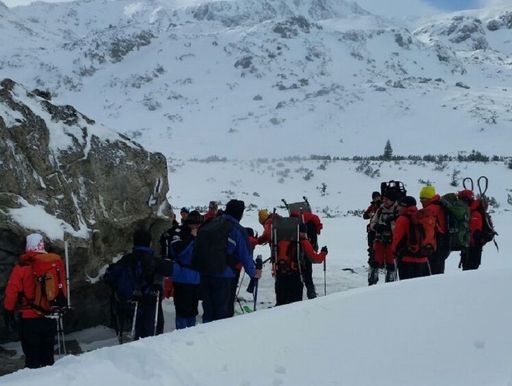 Salvamontiştii şi jandarmii au recuperat trupurile copiilor morţi în avalanşa din Retezat