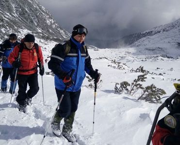 Şef Salvamont Hunedoara: Presupunem că avalanşa a fost provocată de cei şapte alpinişti, dar s-ar fi putut declanşa şi singură