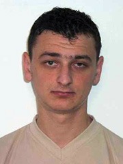 Unul din membrii clanului Corduneanu, care era dat în urmărire internaţională, adus sub escortă în ţară din Italia