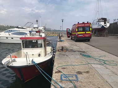 Tânără la spital după ce a căzut în mare de pe pasarela din Mamaia - VIDEO