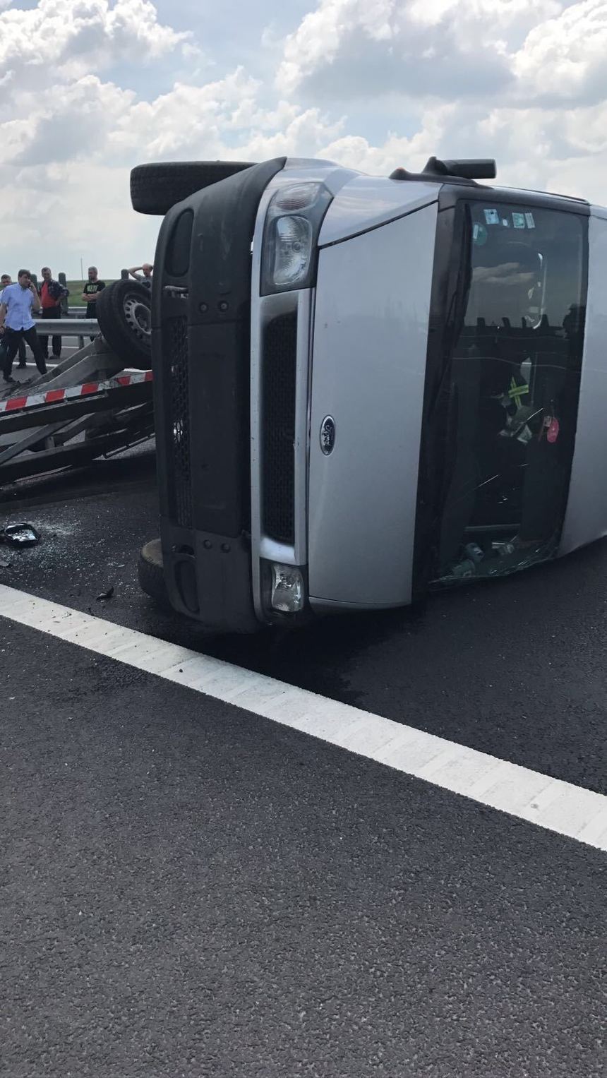 Şapte răniţi în urma unui accident pe A1, în Timiş, în care au fost implicate două microbuze şi un autoturism - UPDATE FOTO/VIDEO
