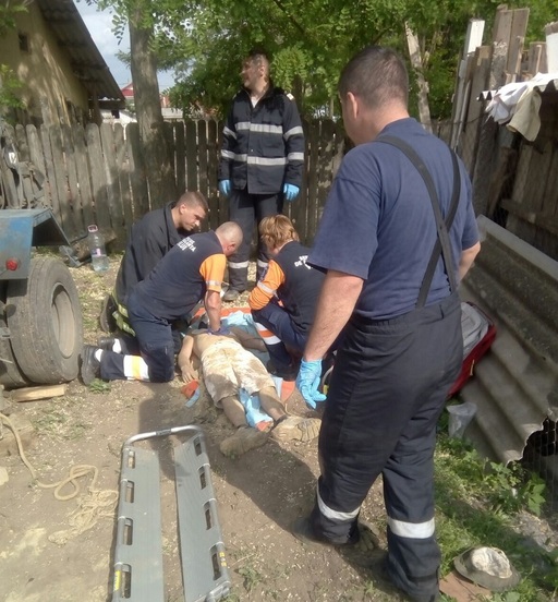 Vaslui: Tânărul care a murit după ce malurile unui puţ s-au prăbuşit peste el ar fi lucrat ca zilier. ITM a constatat că malurile nu erau asigurate