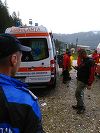 O femeie care a căzut într-o prăpastie din Jepii Mici a murit. Echipajul medical care a preluat-o, după intervenţia salvamontiştilor, nu a reuşit să o salveze. UPDATE