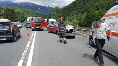 Cinci răniţi într-un accident produs pe DN 1, la intrarea în Sinaia. VIDEO