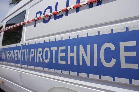 Colet suspect descoperit pe o stradă din municipiul Galaţi. O echipă pirotehnică se îndreaptă spre zona respectivă