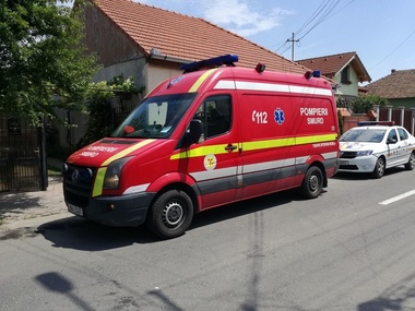Arad: Un băiat de 11 ani a fost găsit spânzurat de o grindă a casei; localnicii se tem că ar putea fi vorba despre jocul ”Balena albastră”