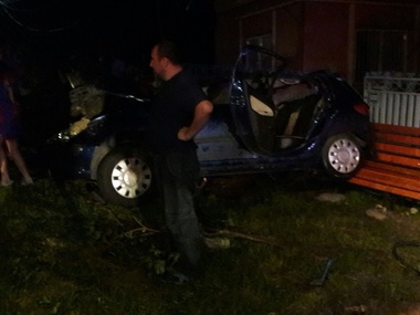 Patru răniţi grav, într-un accident petrecut în judeţul Giurgiu, unde o maşină s-a izbit violent de un stâlp