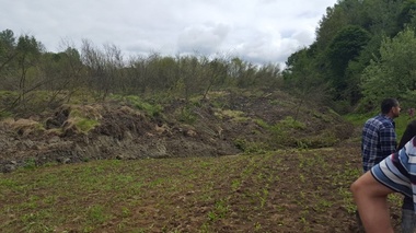 Vâlcea: 20 de persoane din şase gospodării, evacuate în total din cauza alunecării de teren de la Alunu
