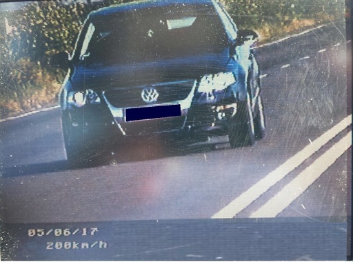 Şofer din Brăila, prins de poliţiştii constănţeni în timp conducea cu 200 km/h pe un drum naţional 