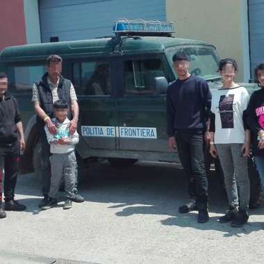 Şapte cetăţeni din Irak şi Siria, prinşi la frontiera cu Serbia când încercau să intre ilegal în România