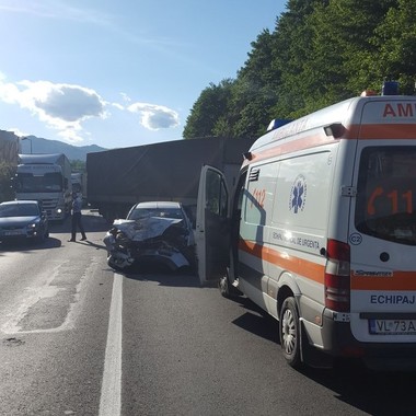 Valea Oltului, parţial  blocată vineri seară în urma unui accident rutier