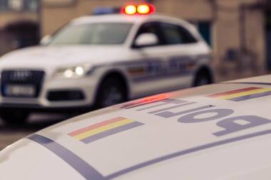 Conducerea IPJ Dolj aşteaptă rezultatul anchetei procurorilor în cazul unui poliţist care spune că a făcut o glumă postând pe internet spre vânzare o bombă aruncător
