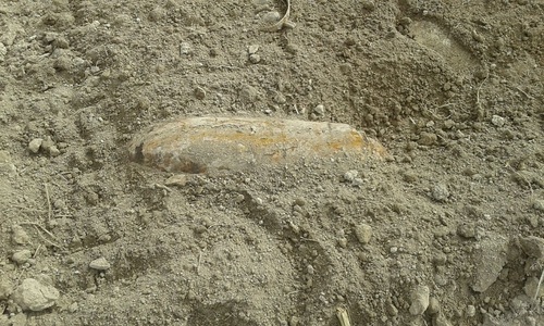 Vaslui: Bombă în stare de funcţionare, descoperită de un fermier în timpul unor lucrări agricole