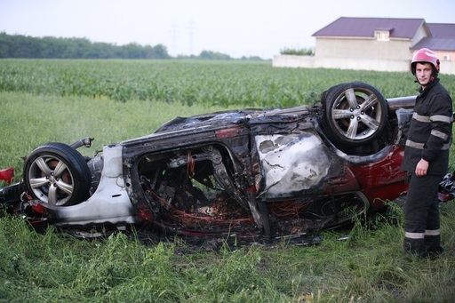 Accident în judeţul Buzău, pe DN1B: un bărbat a murit carbonizat, iar un altul a ajuns la spital cu răni grave