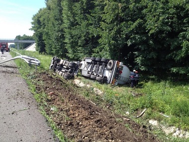 UPDATE: Traficul rutier pe A3, blocat complet după răsturnarea unei cisterne cu 32 de tone de combustibil, a fost reluat după aproape nouă ore - FOTO, VIDEO