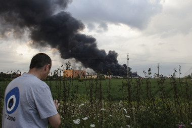 Arafat:Incendiul de la Baloteşti a fost localizat şi acum se lucrează la lichidarea lui. Nu se mai ia în calcul varianta evacuării populaţiei