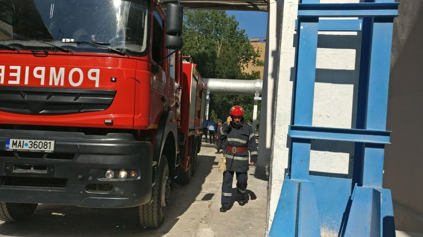 Două persoane au fost rănite în urma unui incendiu izbucnit la Alum Tulcea