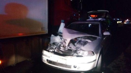 Doi răniţi într-un accident pe DN 1 în care au fost implicate un autobuz cu muncitori, un autoturism şi un TIR