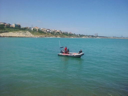 Echipe de salvare căută un tânăr dispărut în mare la Eforie Nord. Un adolescent de 17 ani a fost salvat, la Vama Veche
