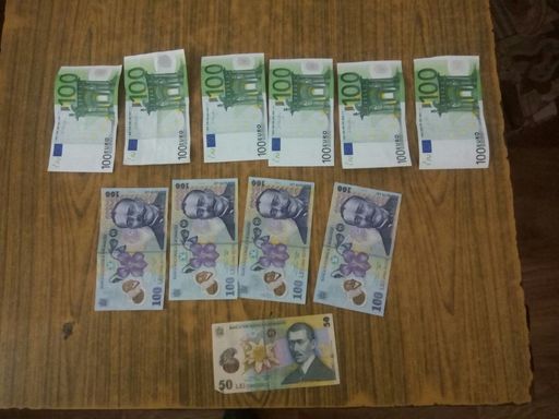 Jandarmii au prins un adolescent care a furat 600 de euro şi 450 de lei, dintr-o maşină parcată în Mamaia