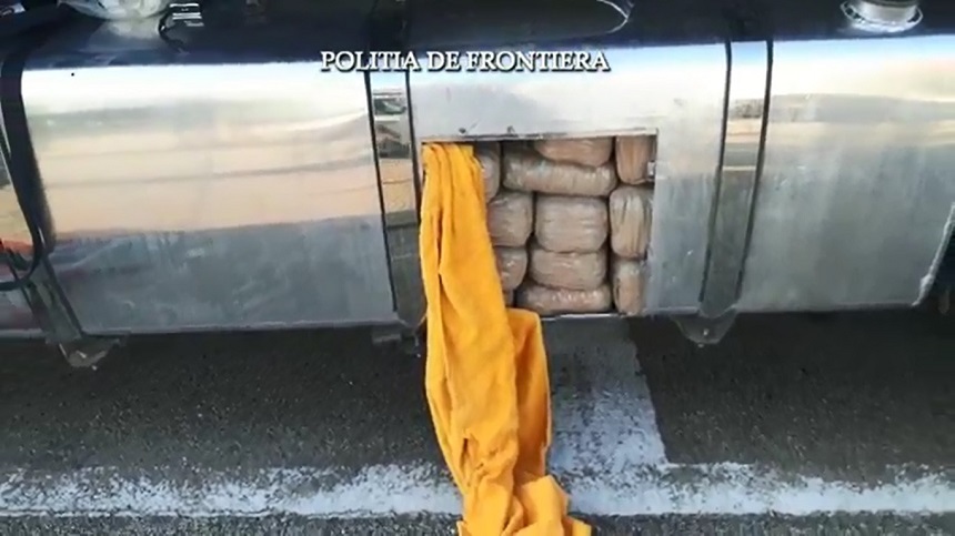 Aproximativ 160 de kilograme de marijuana, confiscate de poliţiştii din Calafat

