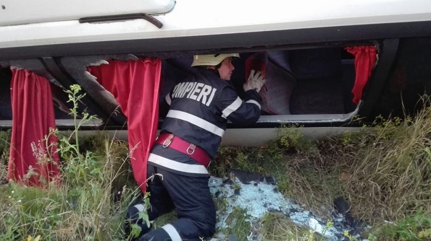 Opt persoane duse la spital în urma accidentului din judeţul Cluj. Traficul rutier în zonă a fost reluat