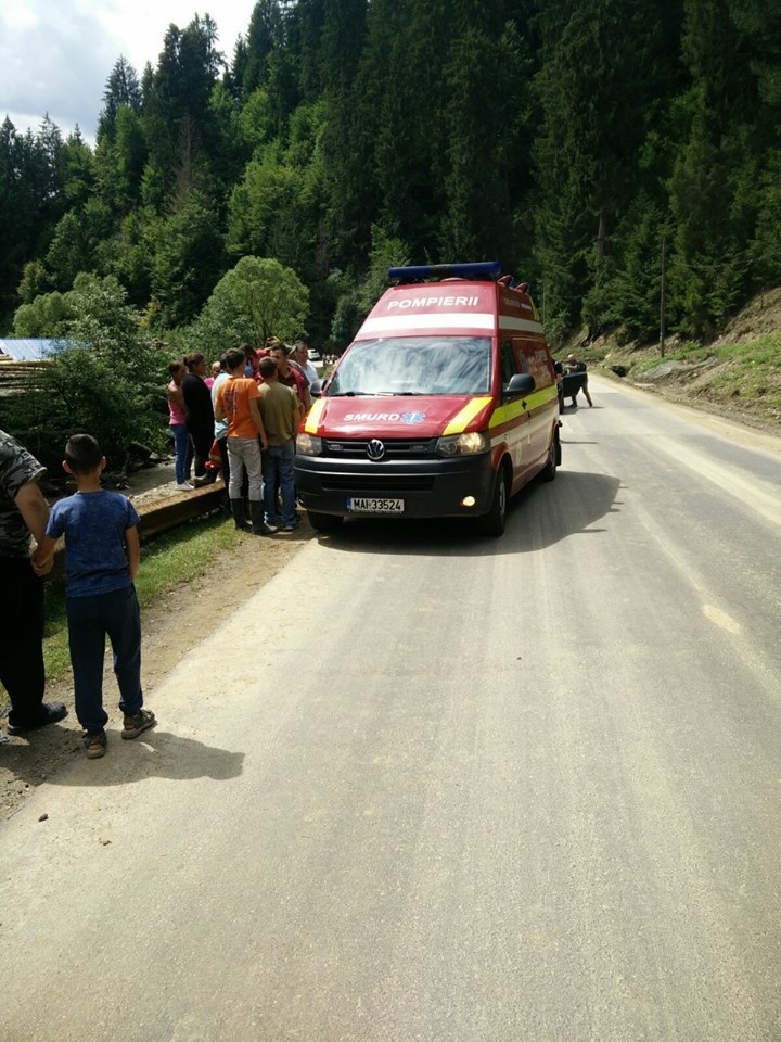 Bistriţa-Năsăud: Tânăr rănit grav după ce a căzut cu ATV-ul într-un râu, preluat de elicopterul SMURD