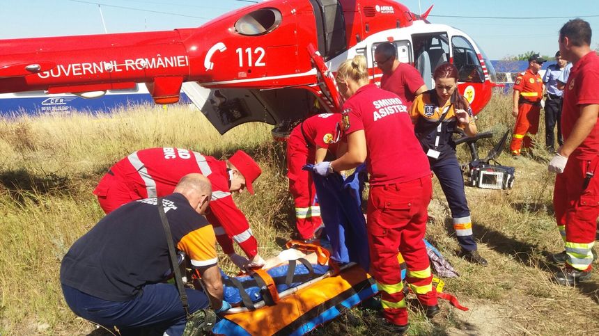 O femeie a murit, iar un bărbat a fost rănit după ce au fost loviţi de tren la intrarea în Eforie Sud. VIDEO