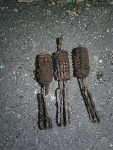 Peste treizeci de mine antipersonal, descoperite în curtea unui localnic din judeţul Vrancea
