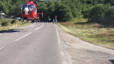 ISU Braşov: Trei persoane decedate, una în stare critică şi alte două, între care un copil, rănite în accidentul de pe DN 73 A