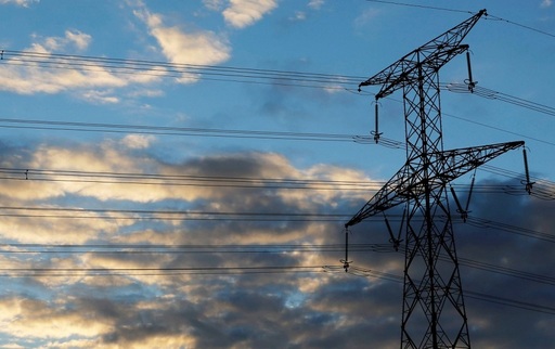 Mureş: Sute de familii fără curent electric în urma unei furtuni puternice