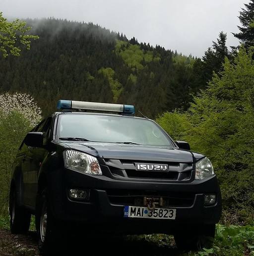 Organizatori ai unui concurs, rătăciţi pe munte în timp ce făceau recunoaşterea traseului şi recuperaţi de jandarmi