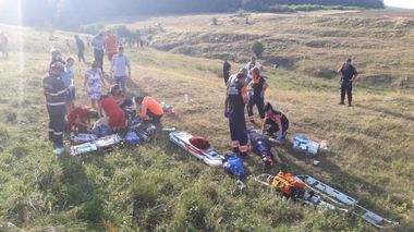 Prefect: Copilotul avionului de mici dimensiuni prăbuşit în judeţul Iaşi este în stare stabilă