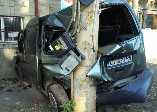O femeie a murit după ce a fost lovită de o maşină pe o trecere de pietoni din Mamaia