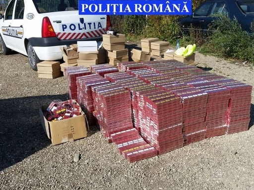 Suceava: Aproape 200.000 de ţigarete ascunse într-un perete dublu al unei autoutilitare care transporta încălţăminte, şoferul fiind reţinut