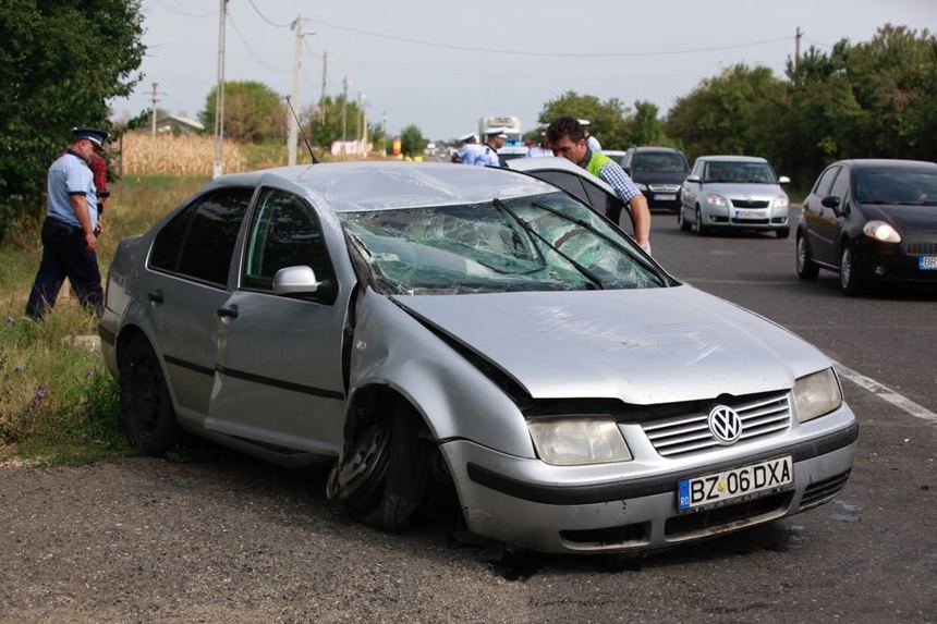 UPDATE - Buzău: Fostul deputat Titi Holban şi soţia sa, răniţi într-un accident rutier pe DN 2, la Poşta Câlnău. Holban va fi adus la un spital din Capitală pentru o intervenţie chirurgicală