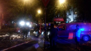 Un bărbat a murit după ce un copac s-a prăbuşit peste el în urma furtunii din Capitală