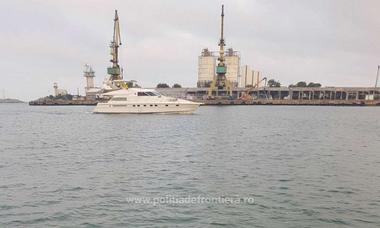 Aproximativ 250.000 de pachete ţigări de contrabandă, descoperite de poliţiştii de frontieră la bordul unui yacht. VIDEO
