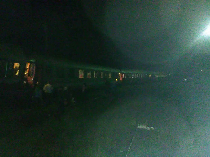 Trenul InterRegio Iaşi - Timişoara a deraiat la ieşirea din staţia Dej Călători