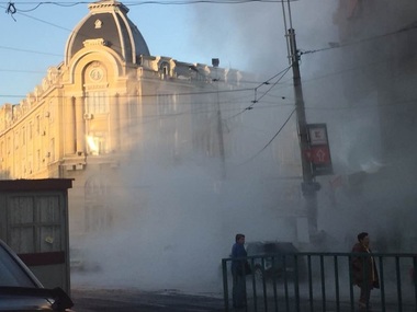 Avarie la o conductă RADET în zona Gării de Nord; se circulă cu dificultate din cauza aburului degajat. FOTO