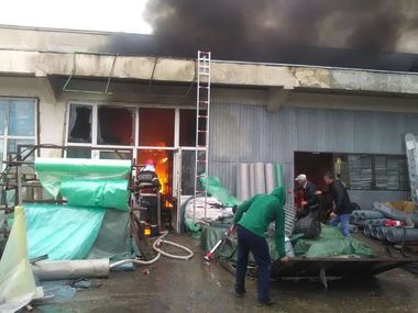 Prefectul de Vaslui: Deocamdată nu se pune problema evacuării populaţiei din cauza fumului degajat de incendiu. A fost activat Planul Roşu