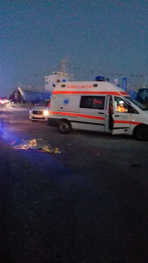 Şapte răniţi, între care o fetiţă de 12 ani, într-un accident produs în Piteşti